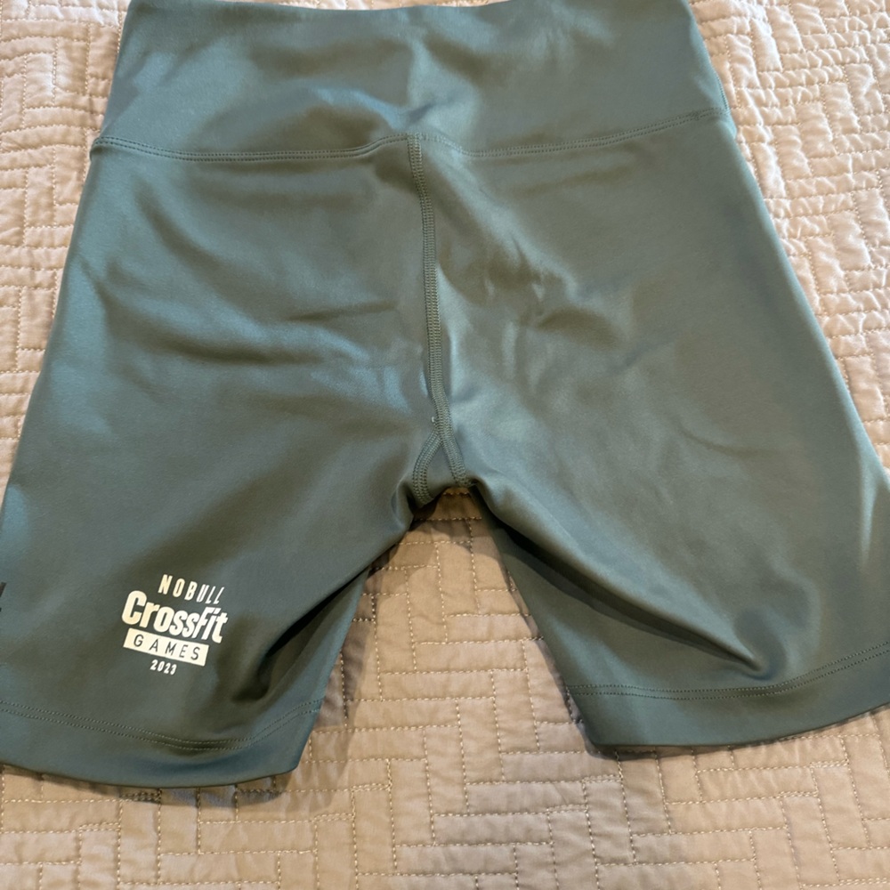 NOBULL Sleek shorts 6’’ SMALL - Picture 5 of 6